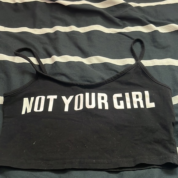 ‼️ Statement Crop Top - Picture 2 of 2